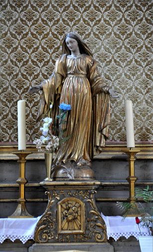 La statue de la Vierge