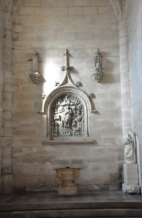 Bas-relief de la Vierge entourée des litanies (XVIe siècle)