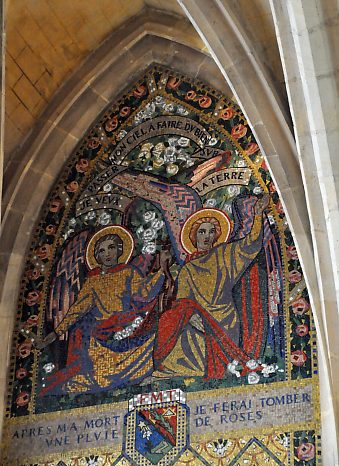 «Je passerai mon Ciel à faire du bien sur la Terre», mosaïque dans la chapelle Sainte–Thérèse