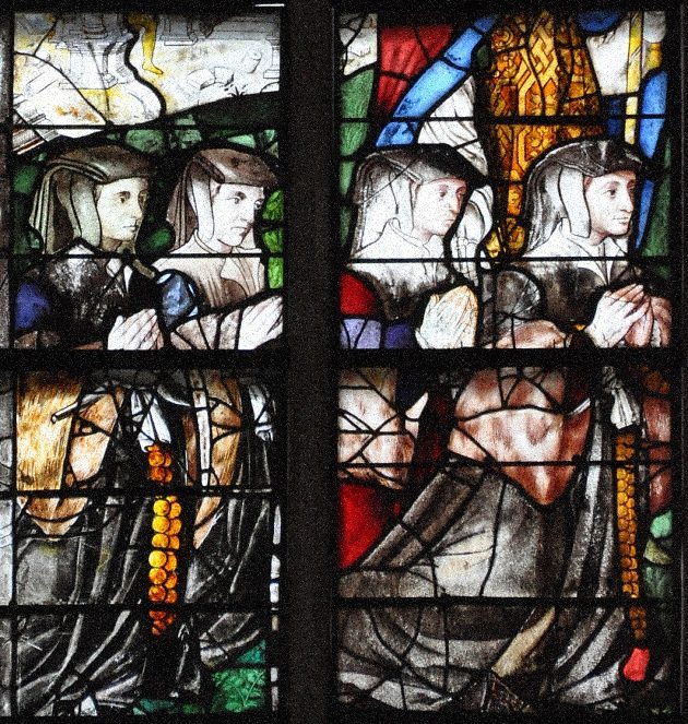 Baie 106 – La Vierge de pitié : la donatrice Marie de Chamaillart et ses trois filles