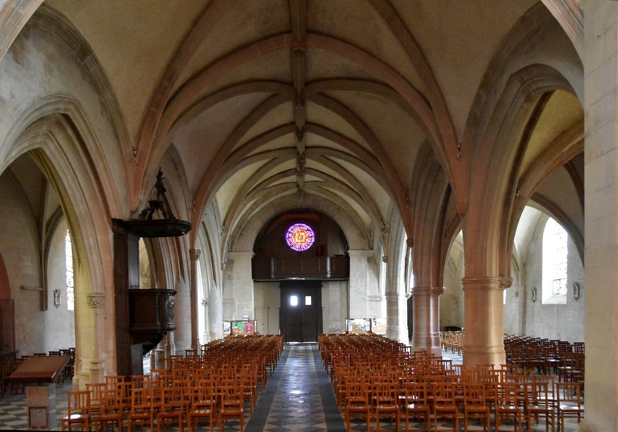 L'église Saint-Michel de Vaucelles vue depuis le chur