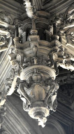 Clé pendante de la chapelle Sainte-Thérèse