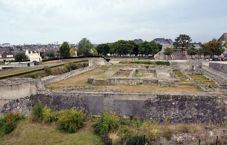 Les vestiges du donjon