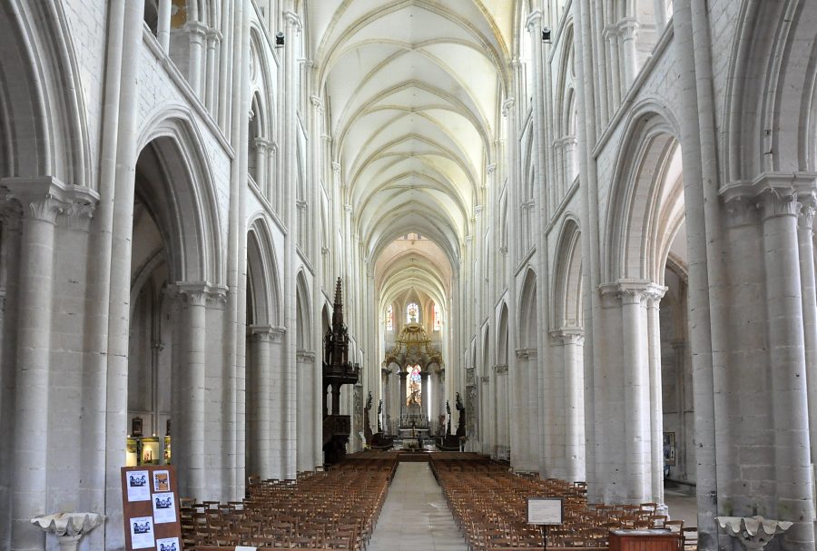 Vue d'ensemble de l'abbatiale de la Trinité