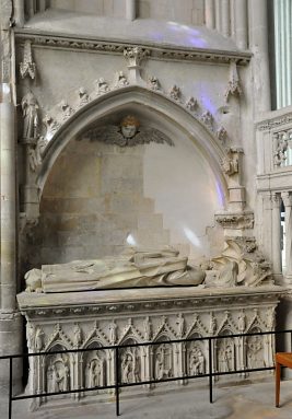 Tombeau de l'abbé Thomas de Saint–Benoît (sans tête)