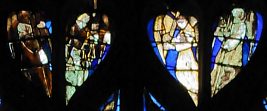 Les anges dans le tympan du vitrail Renaissance