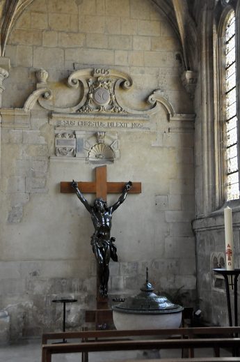 Chapelle et baptistère dans le bas-côté sud