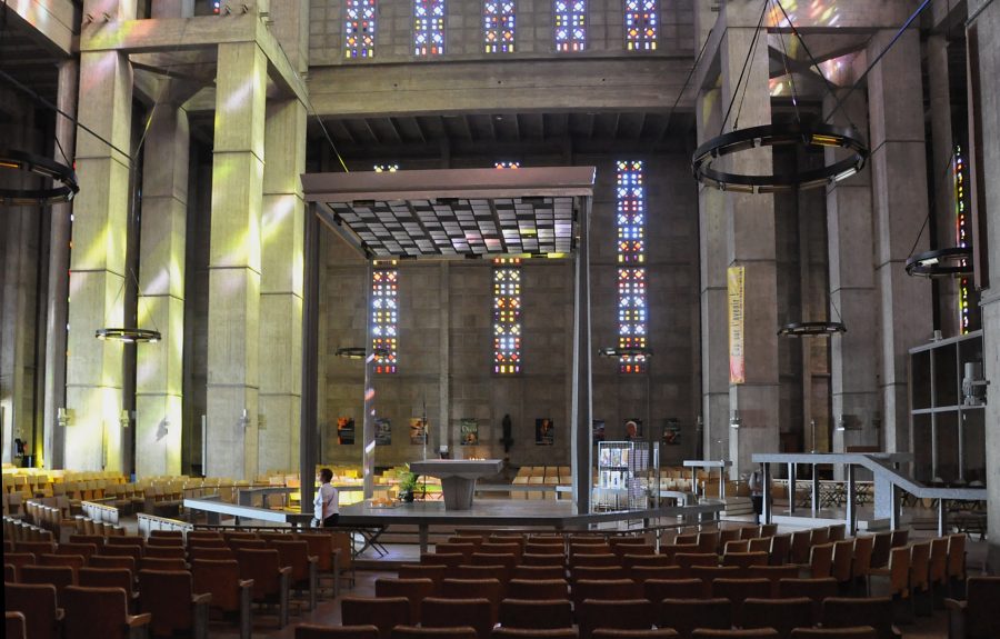 Le chœur de l'église Saint-Joseph vu du côté sud.