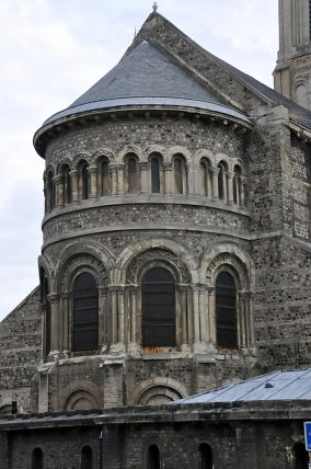 Le chevet néo-roman de l'église