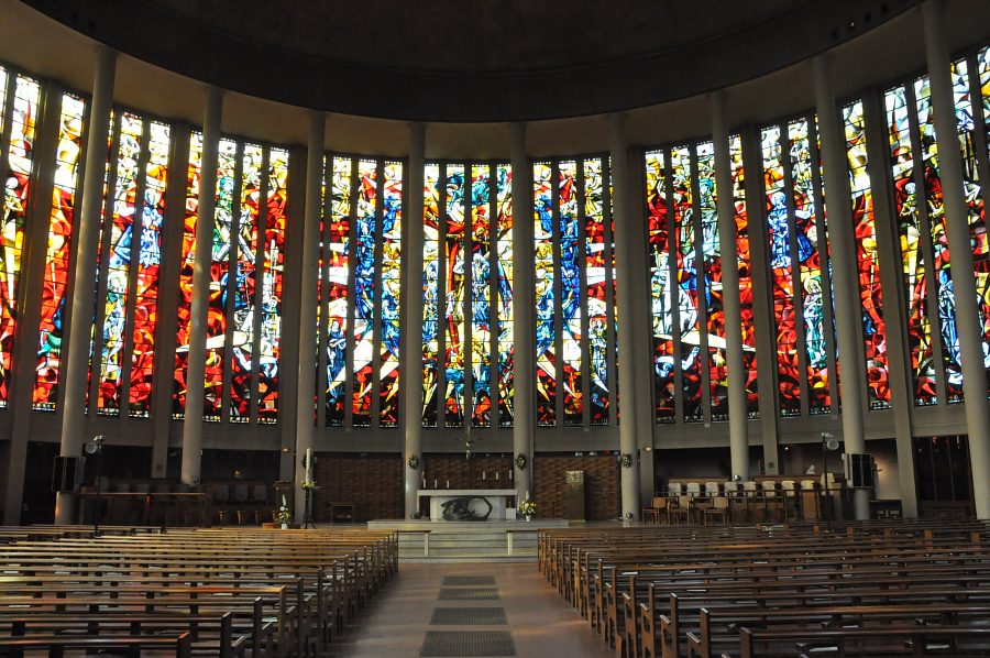 La grandiose nef de l'église Saint-Pierre d'Yvetot