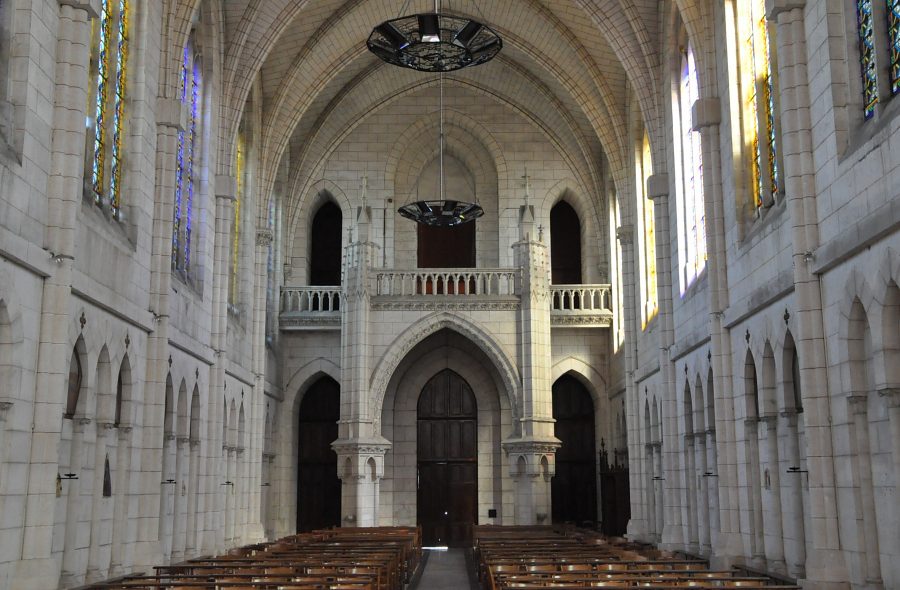 La nef et la façade vues depuis le chœur