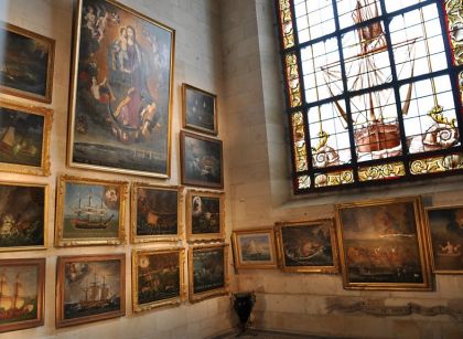 Chapelle des ex-voto dans le bas-côté gauche