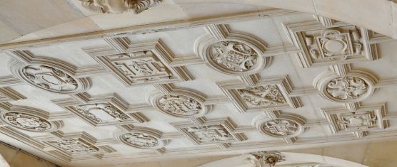 Frise du plafond dans la galerie du rez-de-chaussée