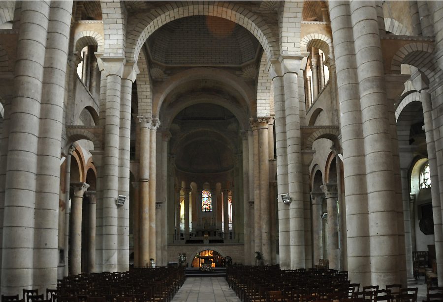 La nef de Saint-Hilaire-le-Grand