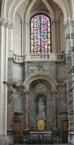 Autel de Sainte-Marie-Madeleine dans le chevet sud