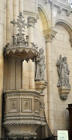 Chaire à prêcher dans le bras sud du transept