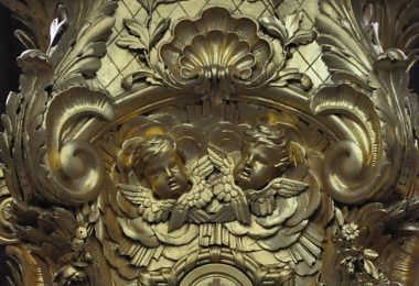 Angelots sur le tabernacle du chœur (bois doré)