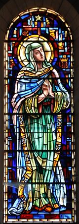 Vitrail central de la chapelle axiale : la Vierge