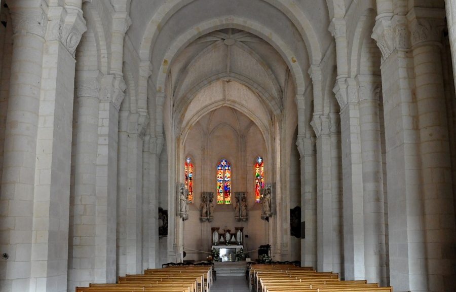 Vue d'ensemble de la nef de Saint-Eutrope