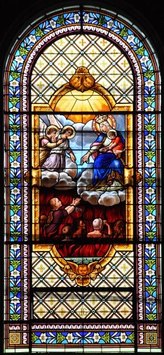 Vitrail dans la nef : «Marie–Reine»