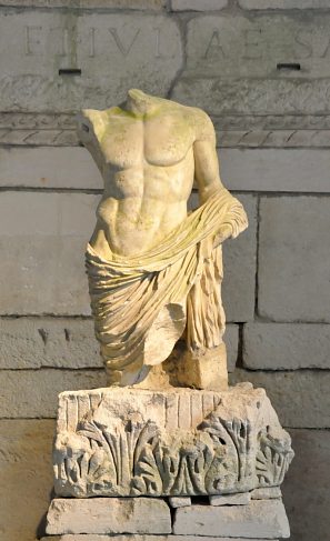 Statue impériale