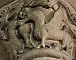 Chapiteau roman du XIIe siècle dans l'église Notre-Dame, détail
