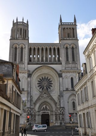 La façade néogothique de Saint-Joseph