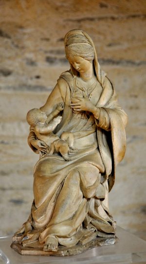 Vierge s'apprêtant à allaiter l'Enfant