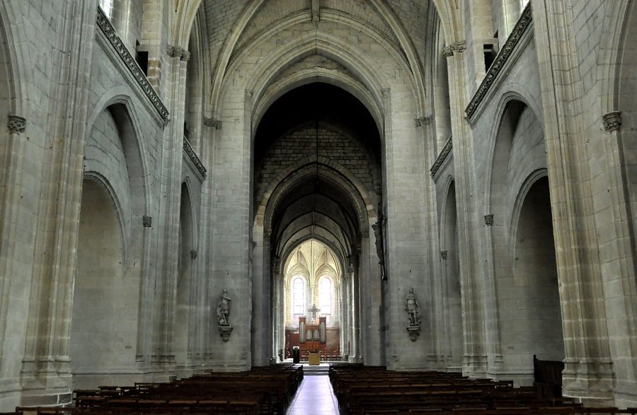 Vue d'ensemble de la nef de l'église Saint–Serge (deuxième moitié du XVe siècle)