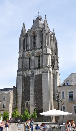 La tour Saint Aubin