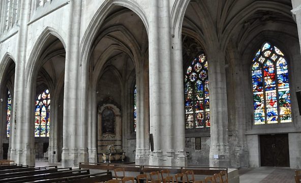 les chapelles Saint-Eustache, Saint-Pierre et Saint-Nicolas vues du choeur 