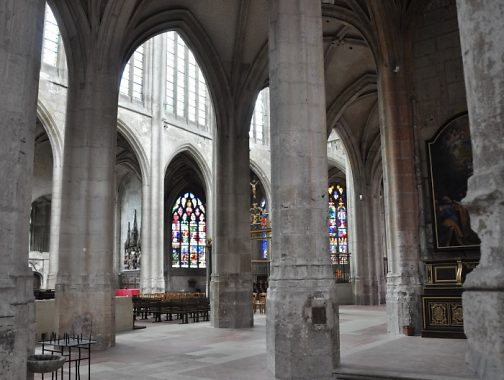 Vue du choeur depuis la chapelle Saint-Eustache