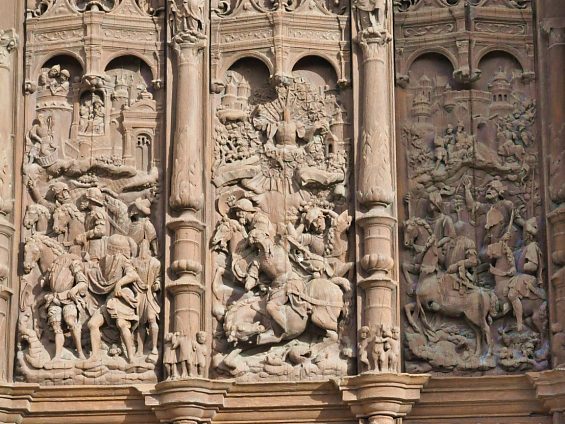 «La Conversion de saint Paul sur le chemin de Damas» dans un vantail du portail sud «La Conversion de saint Paul sur le chemin de Damas» dans un vantail du portail sud