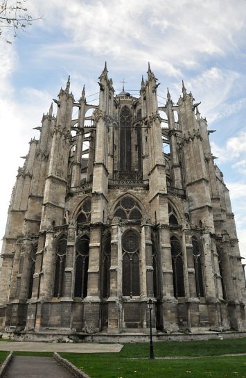 Le chevet de la cathédrale et son parfait équilibre.