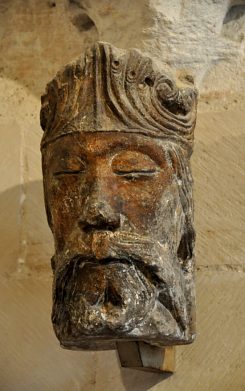 T^te de roi (XIIe siècle)