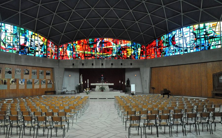 Vue d'ensemble de l'église Saint-Jean-Baptiste de Rechèvres