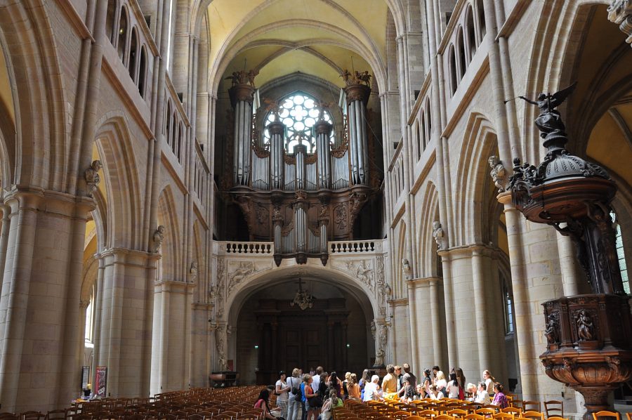 Dijon. Les 6 000 tuyaux du grand orgue de la cathédrale Saint