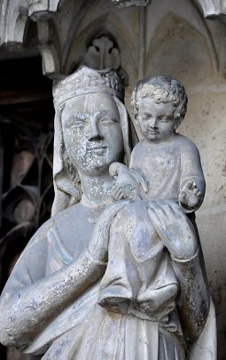 La nef de l'église Saint-Germain l'Auxerrois vue depuis la croisée  du transept