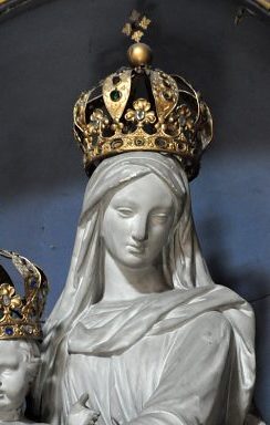 Statue de la Vierge à l'Enfant, détail