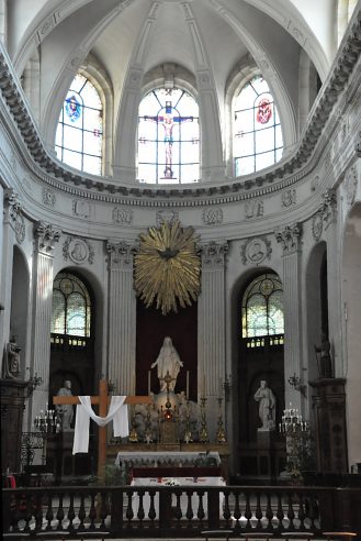 Le chœur et l'abside des Blancs Manteaux.