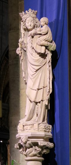 Vierge à l'Enfant du XIVe siècle dans le chœur