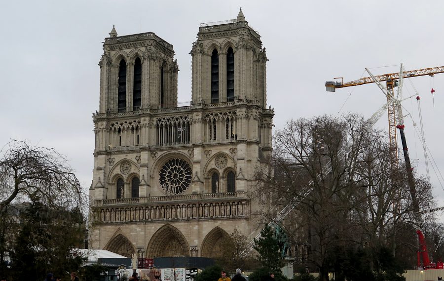 Vue d'ensemble de la nef de la cathédrale Notre-Dame