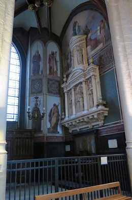 La chapelle latérale Sainte-Anne dans le bas-côté nord