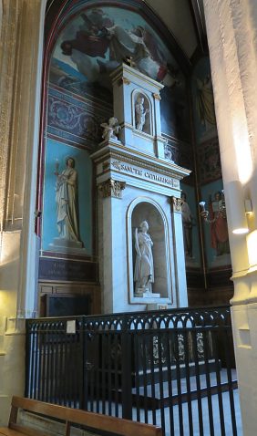 La chapelle Sainte-Catherine dans le bas-côté sud