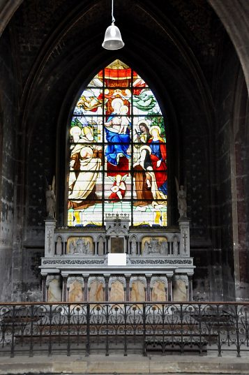 Autel XIXe siècle dans une chapelle latérale nord