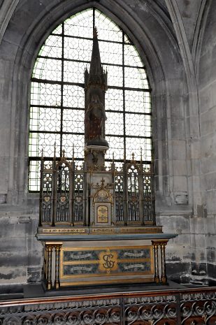 Chapelle latérale nord et son autel XIXe siècle