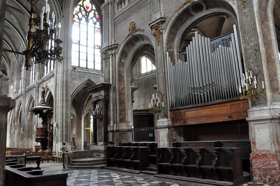 Le chœur avec son orgue