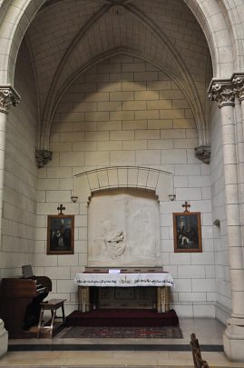 Une chapelle latérale dans la nef