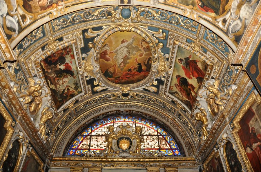 La vo�te baroque de la chapelle lat�rale Saint-Jacques