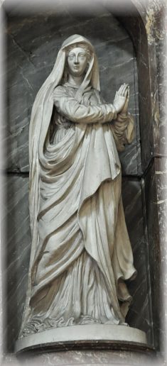 Statue de sainte Th�r�se d'Avila (?) � droite du retable